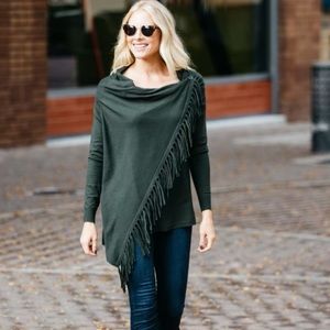 Woman’s fringe cardigan